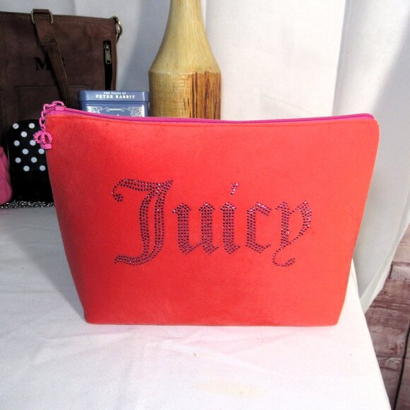 NEW JUICY COUTURE TRAVEL CLUTCH 12" X 8" X 5 CROWN ZIP PULL COSMETIC BAG - Picture 2 of 9